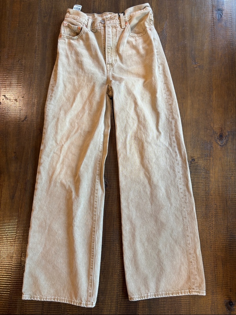 Levi’s High-Rise Wide Leg Women’s Jeans - cream- size 26- perfect condition